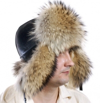 Меховая мужская шапка-ушанка из финского енота